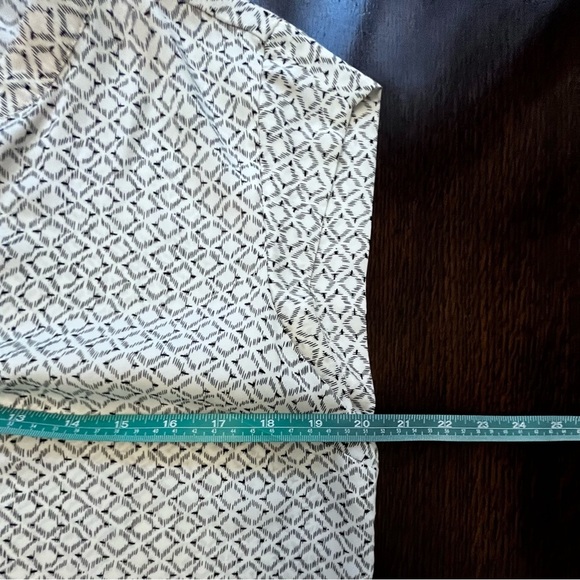 Hilary Radley Women's Black White Cap Sleeve Blouse- Size M - Picture 5 of 6